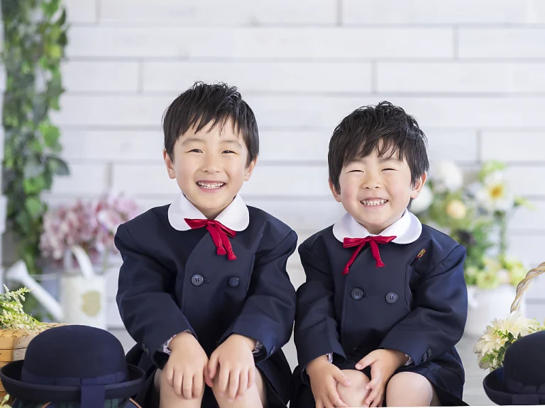 入園記念の兄弟写真｜お揃いの園の制服で撮影