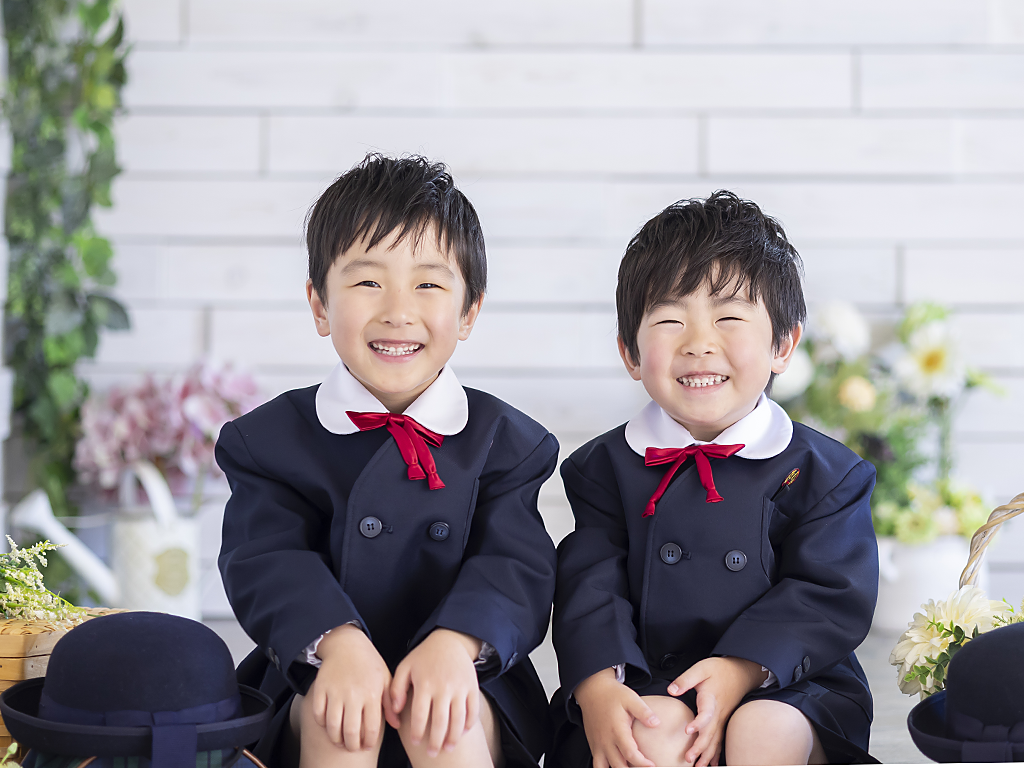 入園記念の兄弟写真｜お揃いの園の制服で撮影