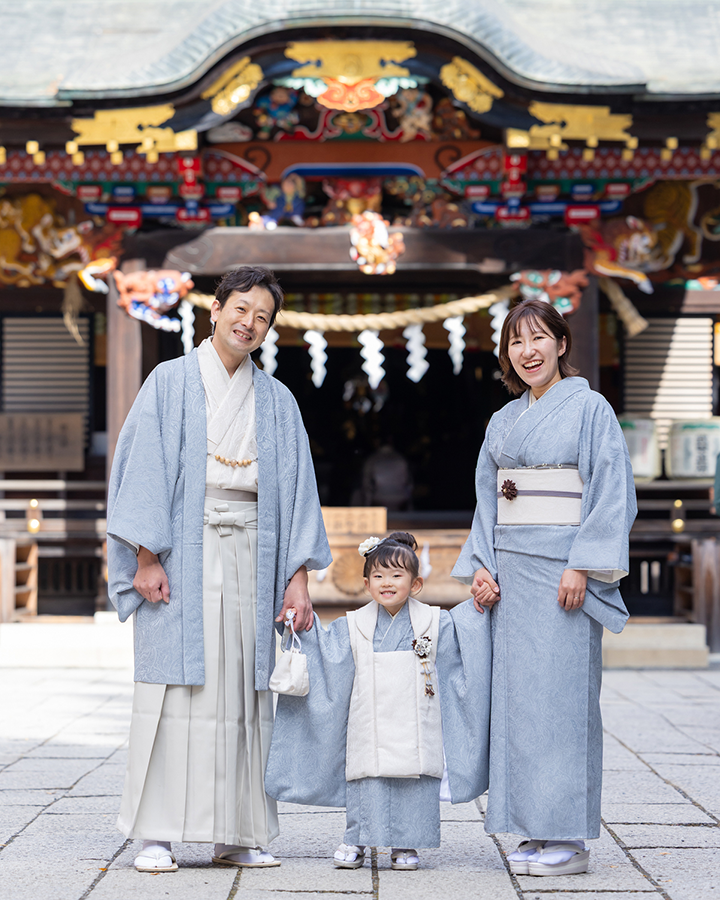 秩父神社 本殿前で七五三の家族写真（着物・集合写真）